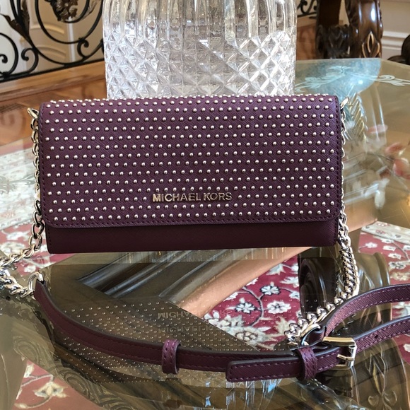 NWT - Picture 1 of 8